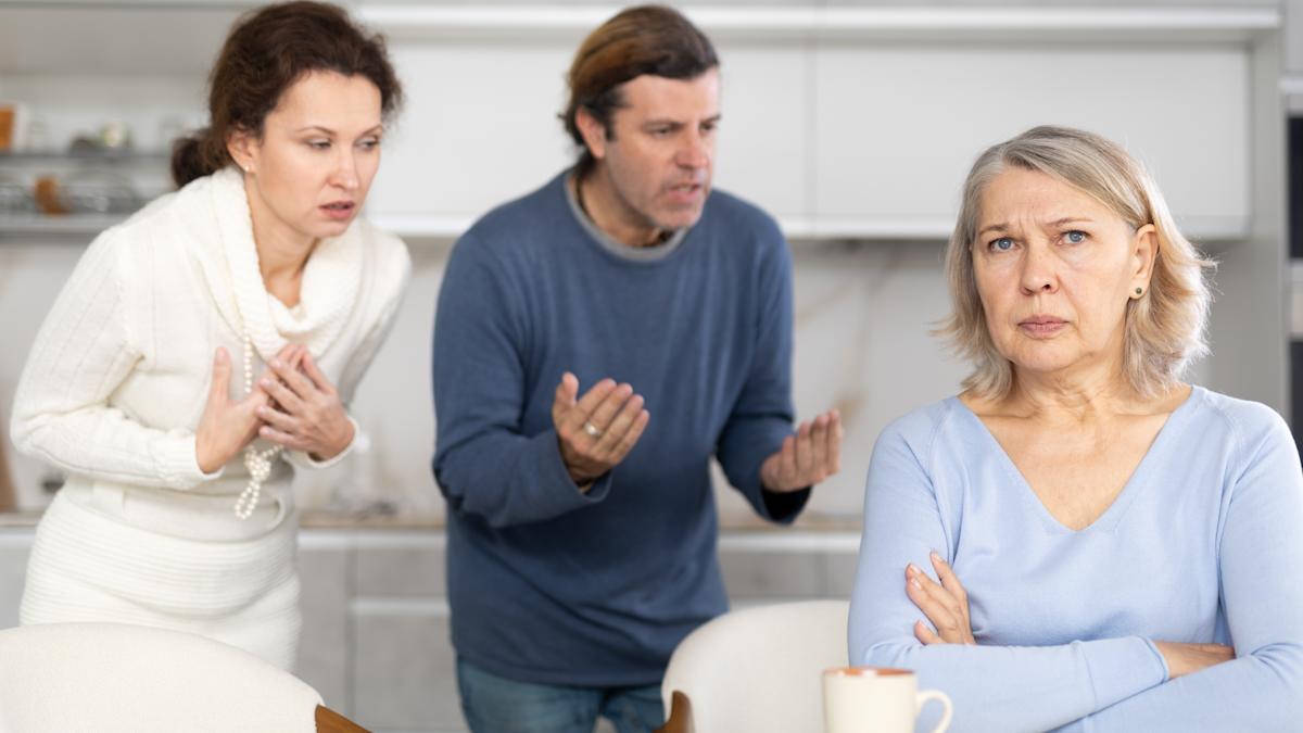 A man abandons his children, leaves everything to his wife. How to avoid inheritance wars in mixed families