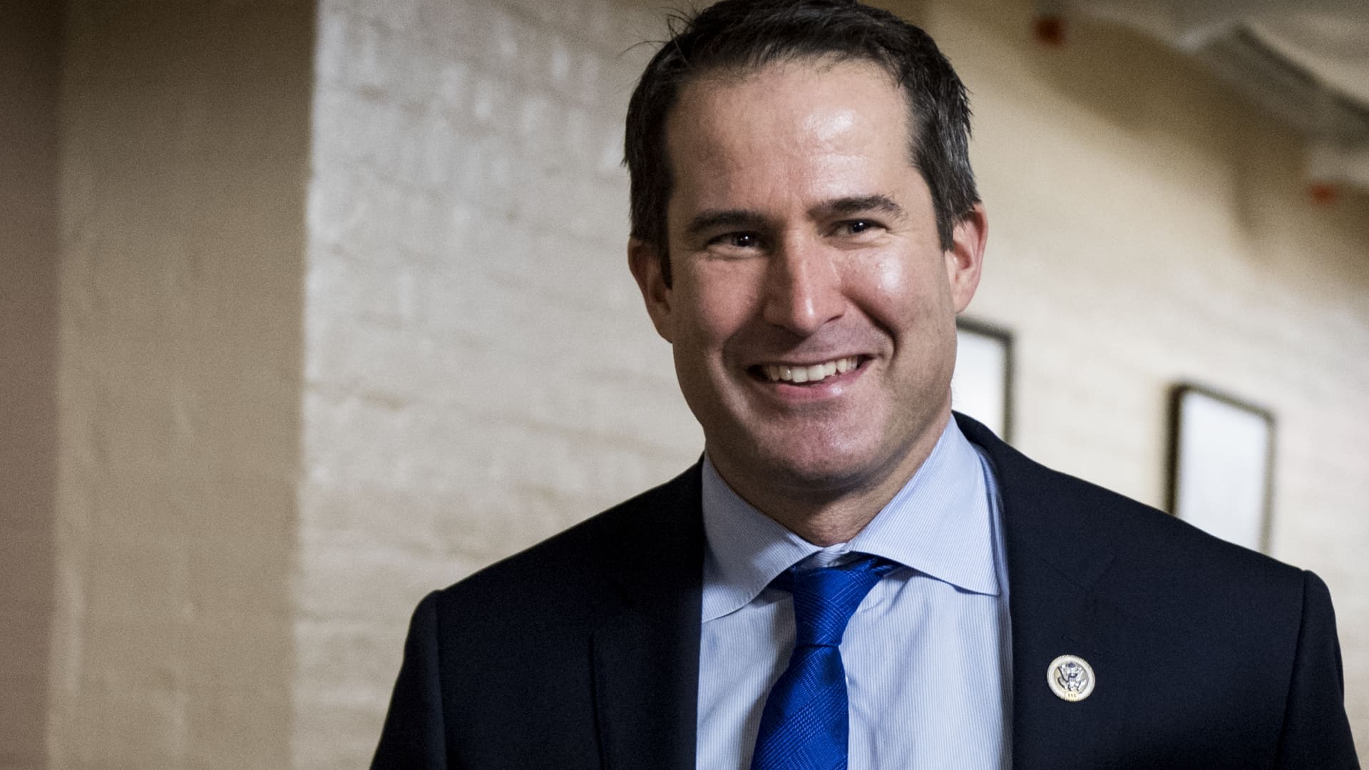 House Democrats are calling on the federal government to lower foreign market war chests