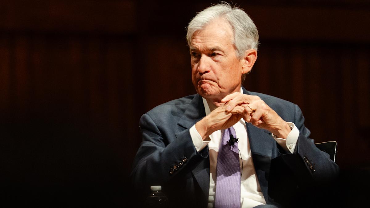 Powell warns that the US debt "will not end well." How to move your wealth on the 'unstable' path