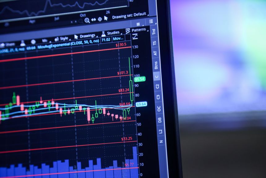 Crude oil futures chart on the floor of the American Stock Exchange (AMEX) at the New York Stock Exchange (NYSE) in New York, on March 20, 2026.